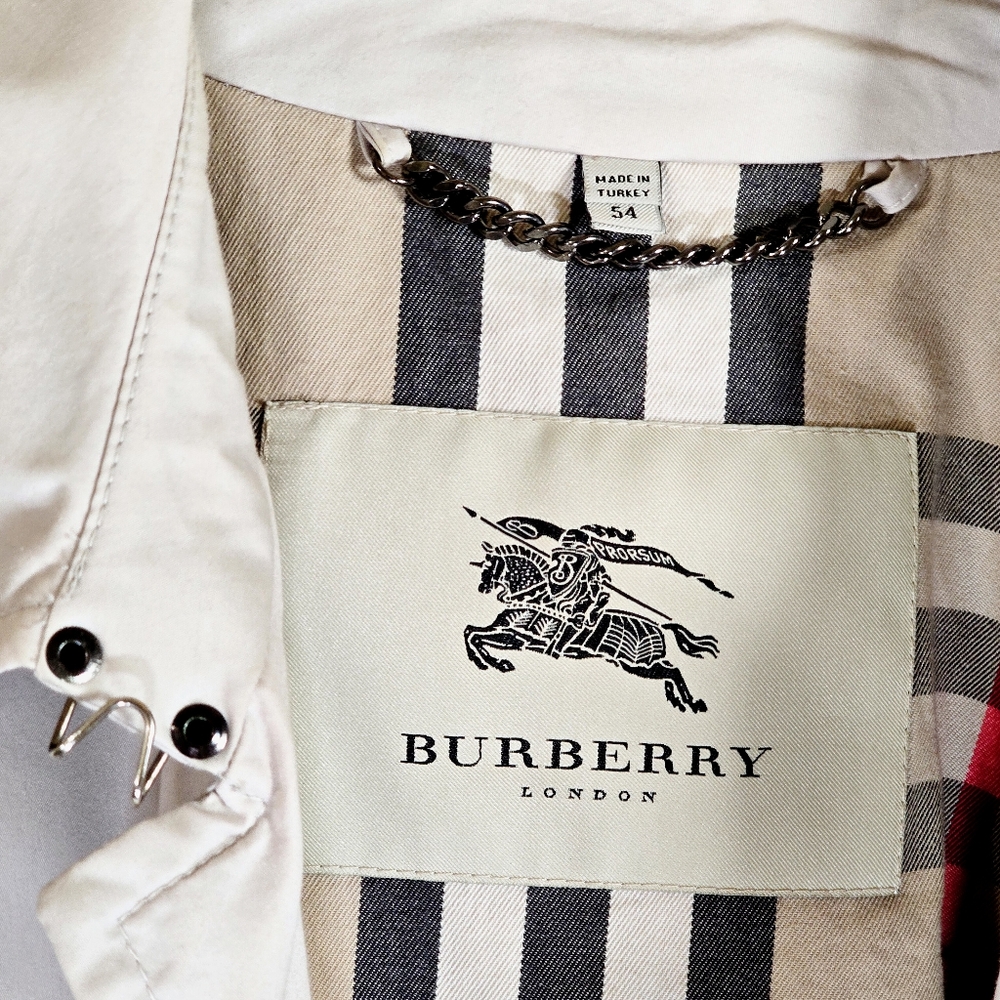 〽️ Vintage Burberry London | Classic Full-Length Trench Coat 〽️ - Picture 4 of 16